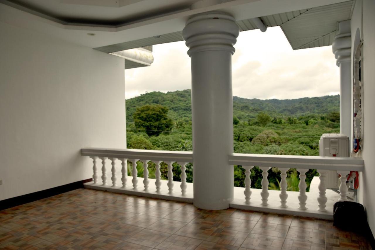 Isla De Oro Hotel Mamburao Exteriér fotografie
