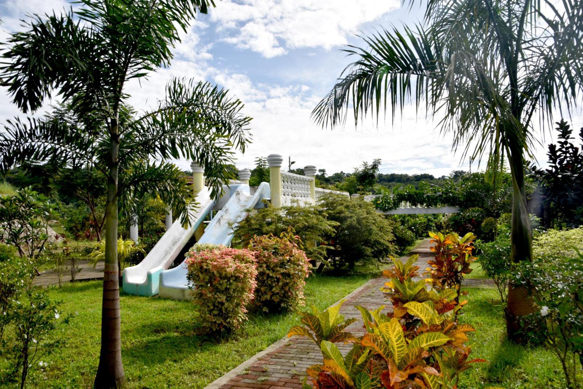 Isla De Oro Hotel Mamburao Exteriér fotografie
