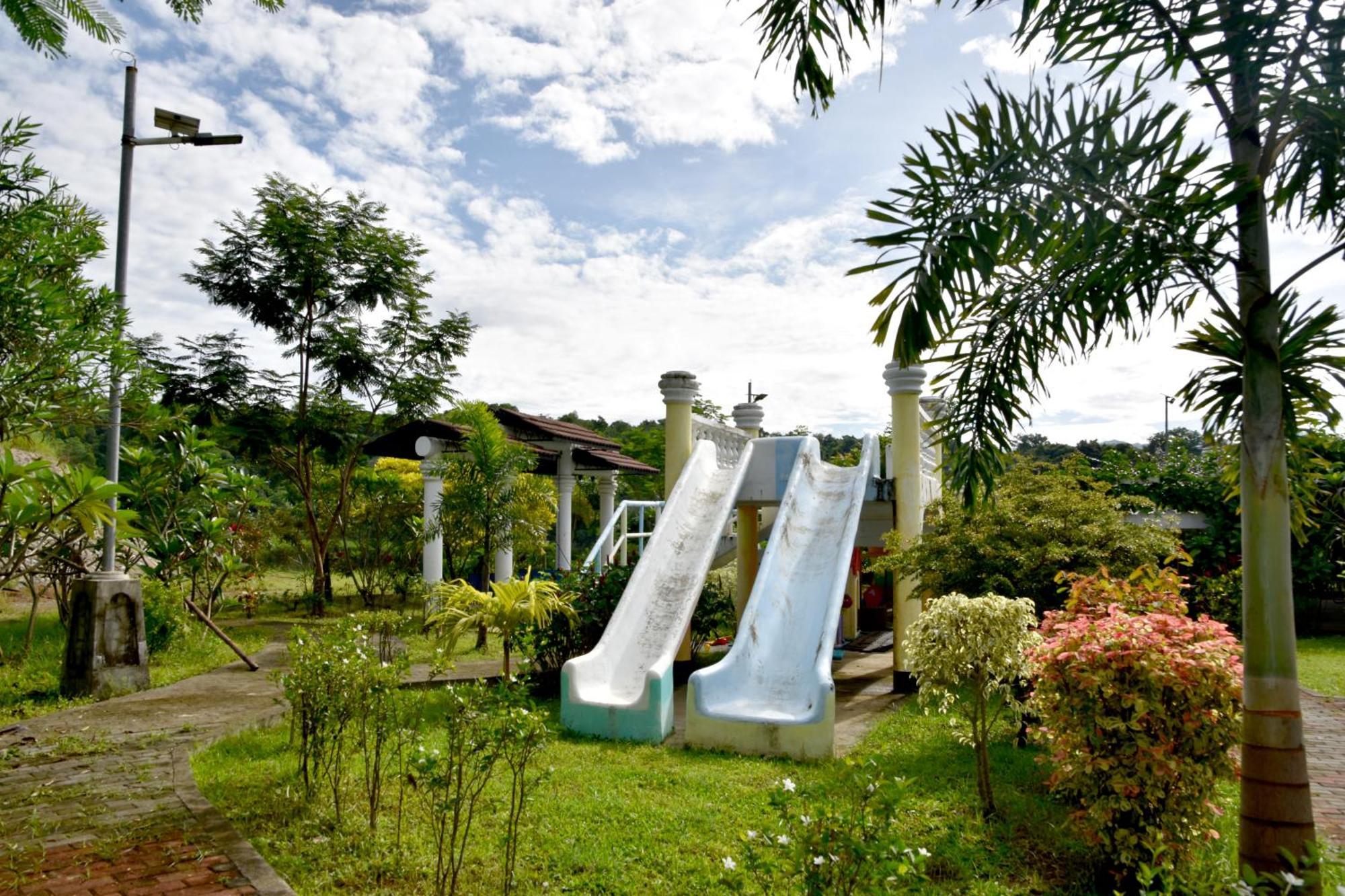 Isla De Oro Hotel Mamburao Exteriér fotografie