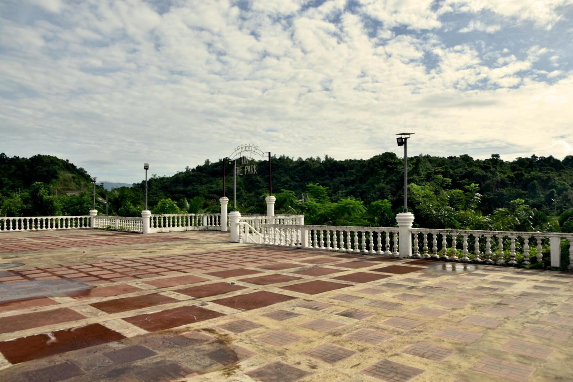 Isla De Oro Hotel Mamburao Exteriér fotografie