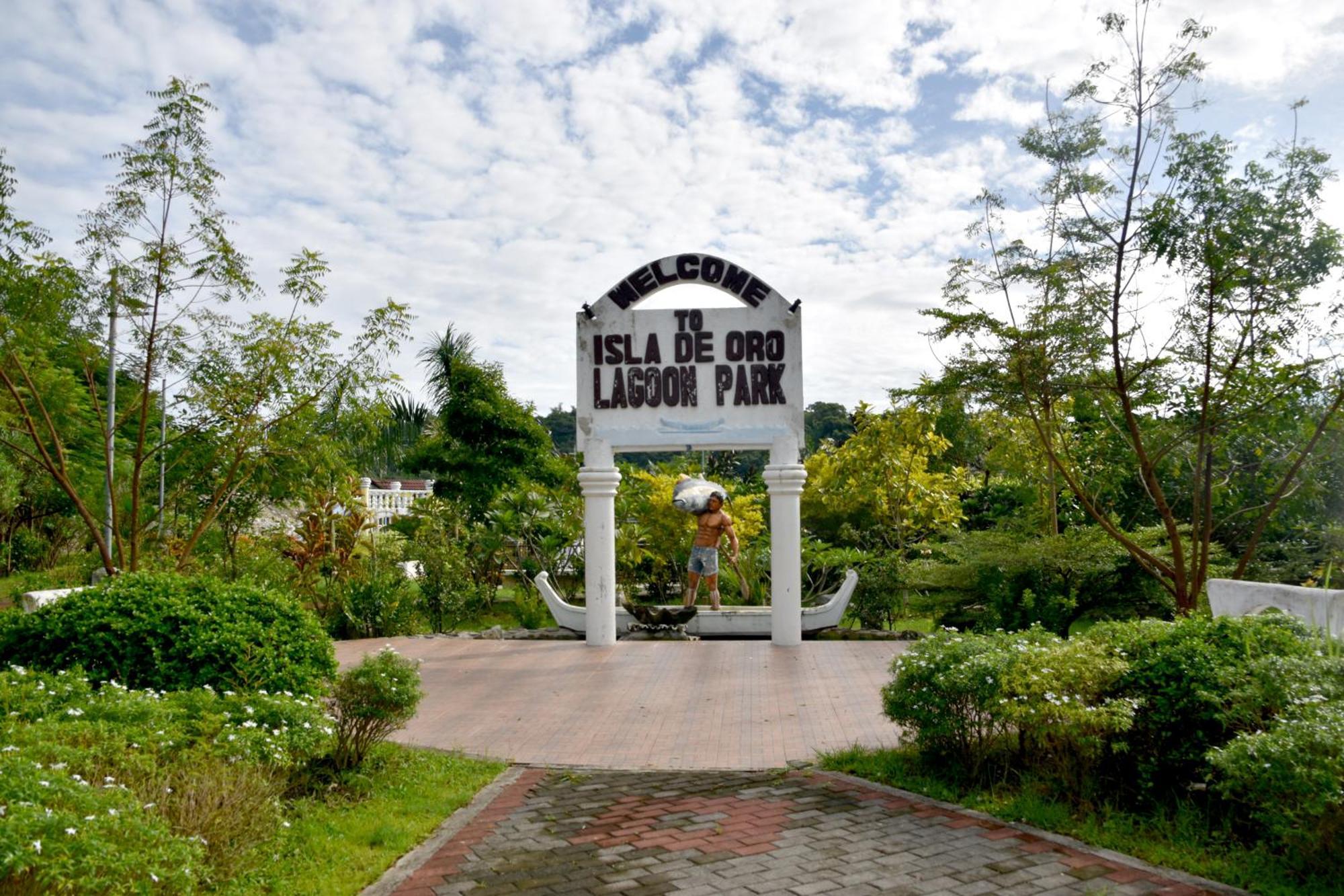 Isla De Oro Hotel Mamburao Exteriér fotografie